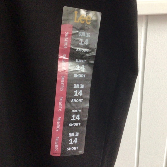 Women's Sculpting Fit Slim Leg Pull-On Jean - Picture 7 of 12